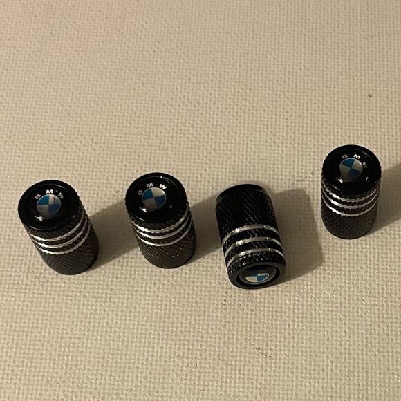 BMW Logo valve Stem caps in Black set of 4 NWT - Picture 2 of 4